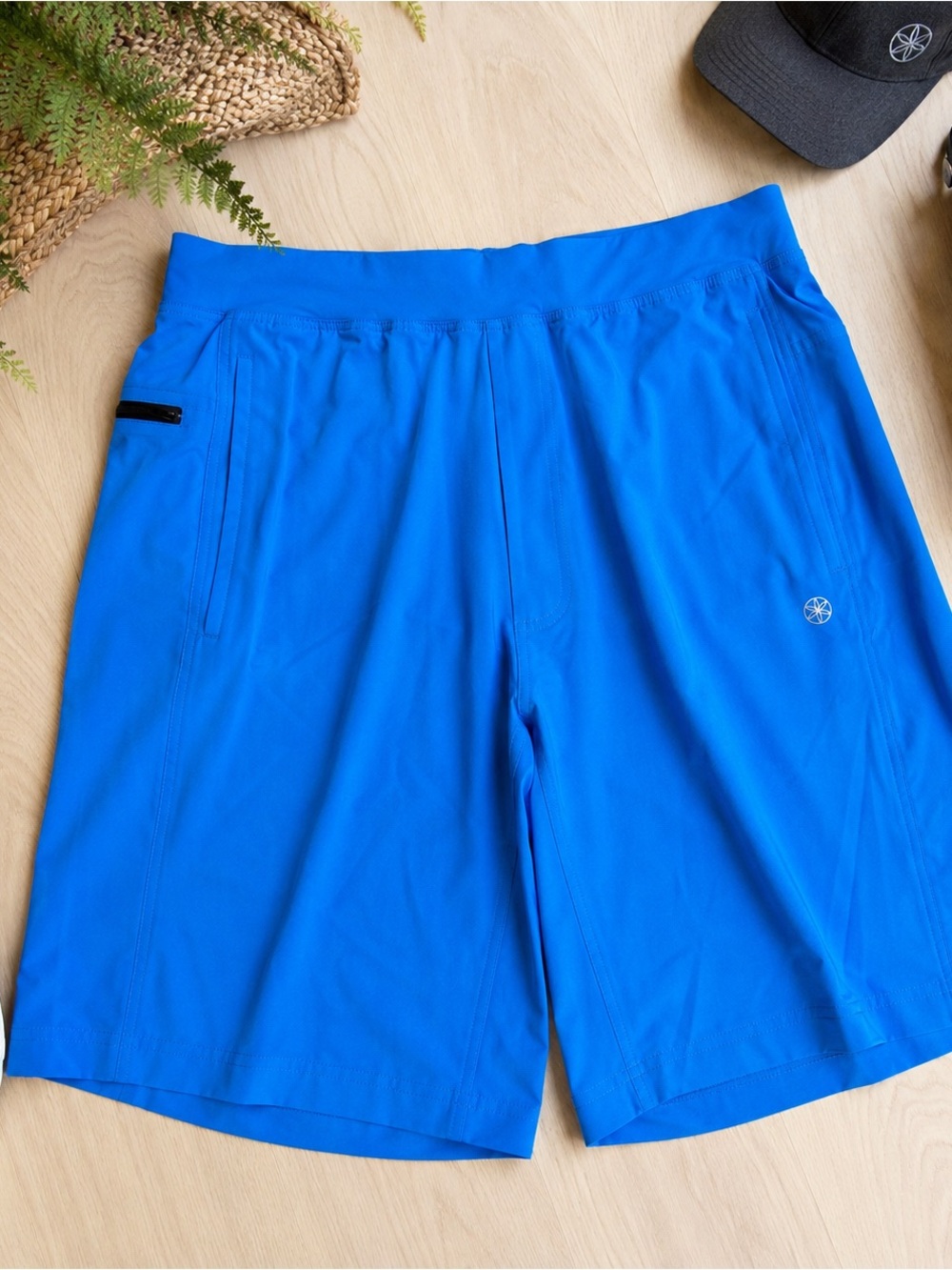 Gaiam Karma Shorts Vibrant Blue Large Athletic Yoga Athleisure NWT